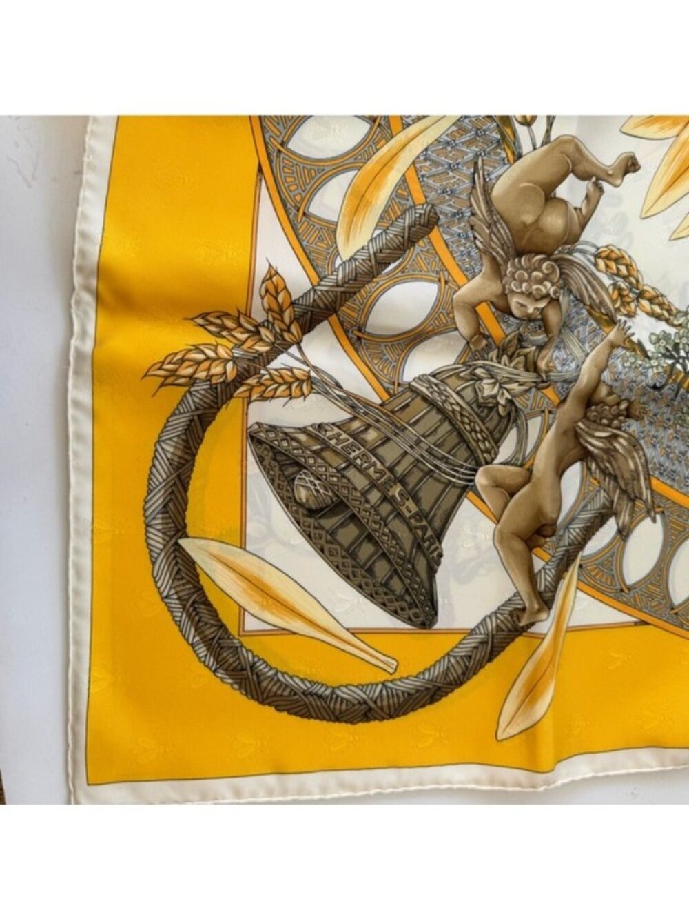 NEW Hermes Amours Bee Sunflower Jacquard Hermes Silk Scarf 1999 Annie Faivre - Picture 16 of 16